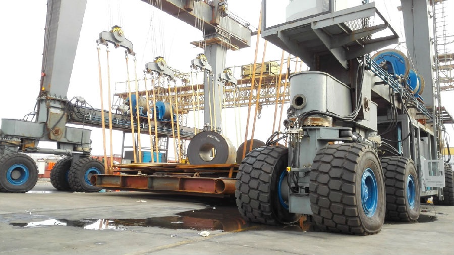 游艇吊安裝門式起重機安全監(jiān)控系統(tǒng)現(xiàn)場圖二